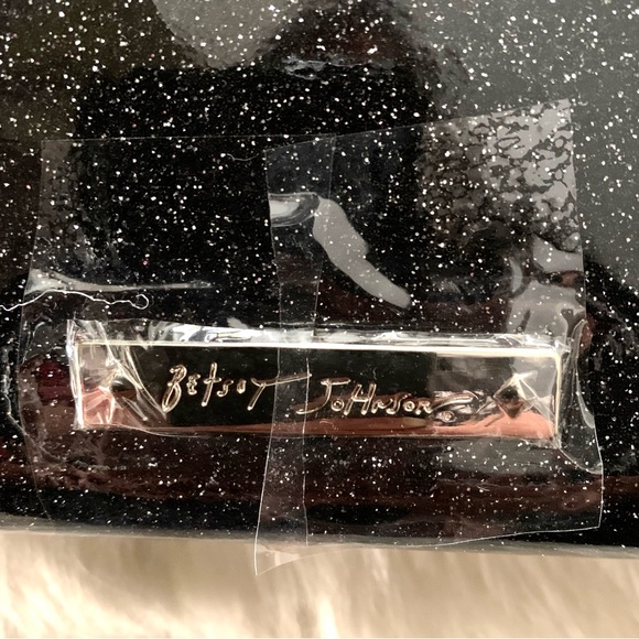 NWT BETSEY JOHNSON BLACK PATENT XOLYLA SHIMMER/GLITTER PURSE CLUTCH WITH BOW - Picture 9 of 12